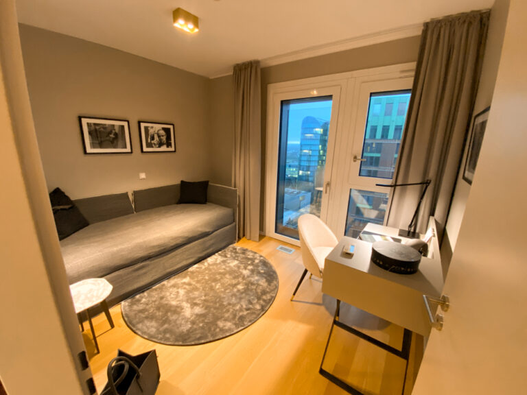 Zimmer/Büro