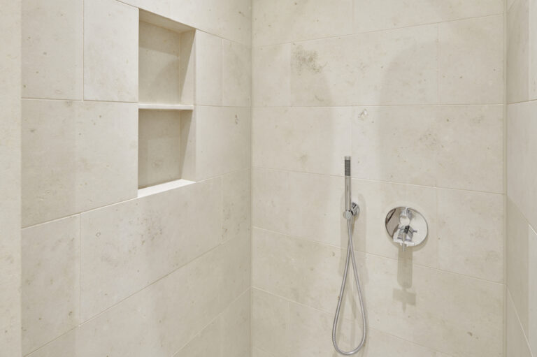 SOPHIE WE 08 Dusche