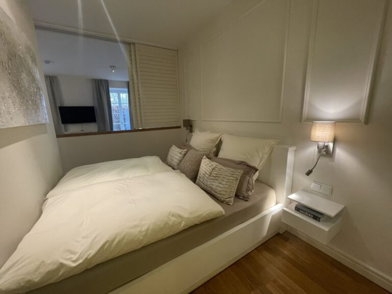 Schlafen mit Abtrennung zum Wohnzimmer