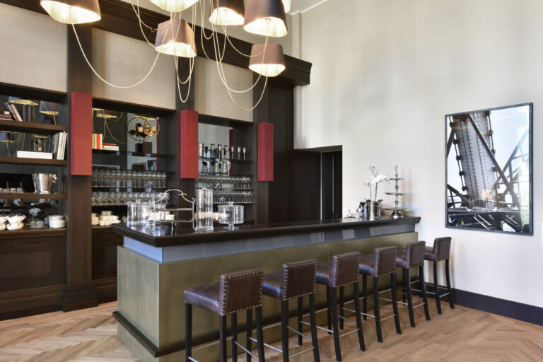 Bar in der Club Lounge