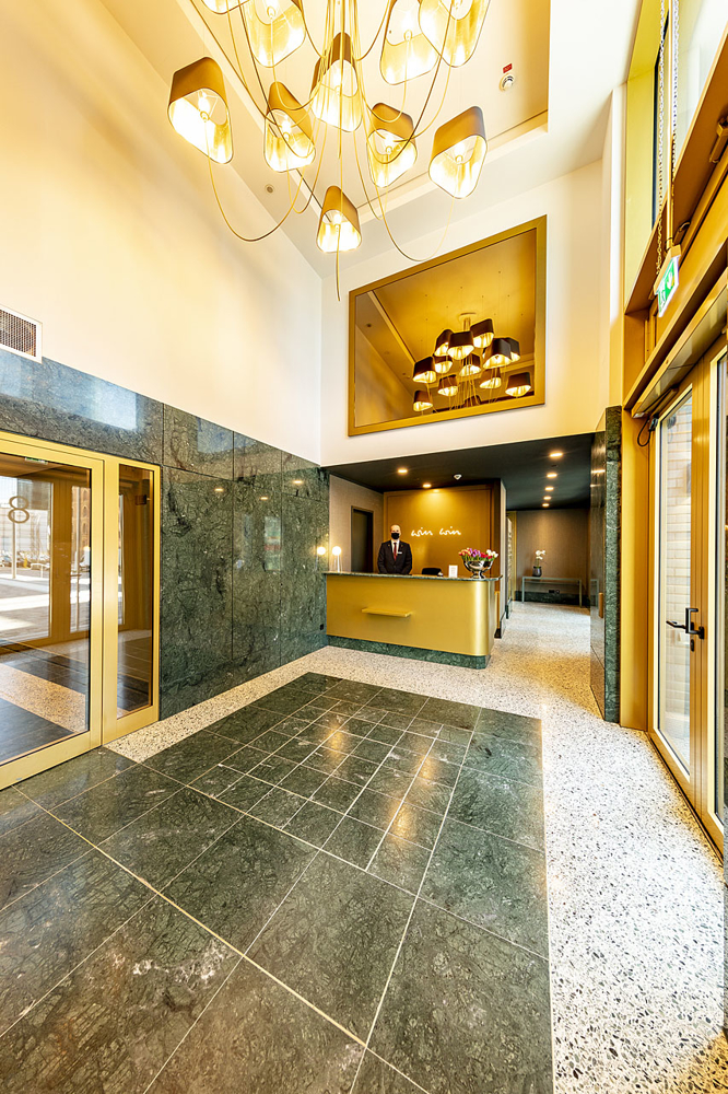 Eingangsbereich mit Concierge Desk