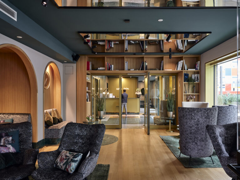 Win WIn Club Lounge